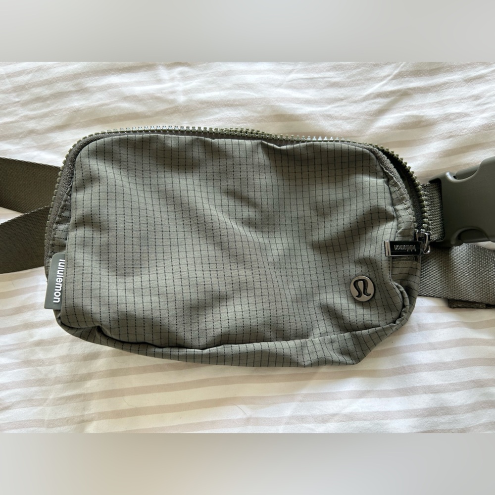 lululemon athletica Olive Green Crossbody Belt Bag